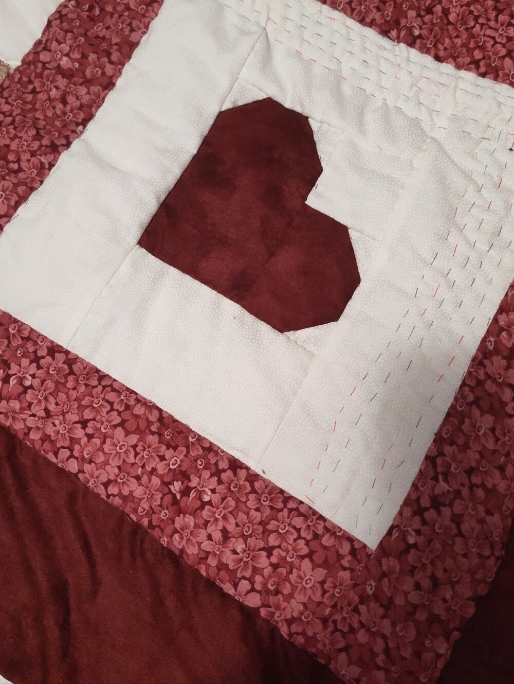 Handmade Patchwork Quilt in Rose and Burgundy For Livpam08 Only - Picture 5 of 8
